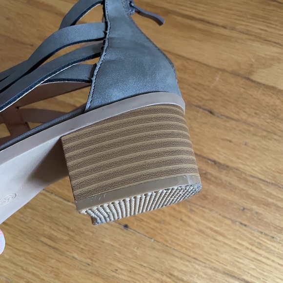TG gladiator heel sandals, size 8.5. Gently worn. - Picture 9 of 10